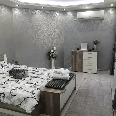 - A Brand New Luxury & Comfy. Апартамент Асеновград
